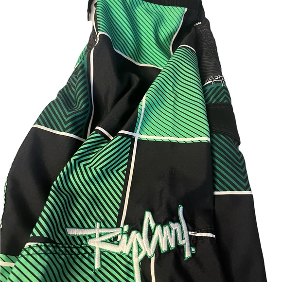RIPCURL BOARD SHORTS SIZE 30 - Picture 4 of 5